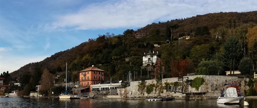 Proprietà affacciata sul Lago Maggiore con Spiaggia Privata