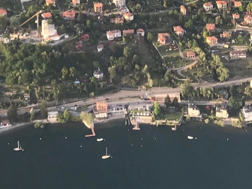 Property overlooking Lake Maggiore with Private Beach