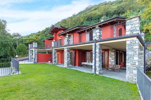 Wohnung in einer Zweifamilienvilla mit Seeblick in Stresa