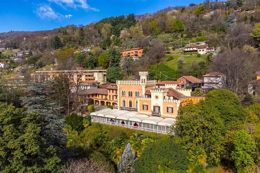 Prestigeträchtige Immobilie mit Schloss und Park am Lago Maggiore zu verkaufen