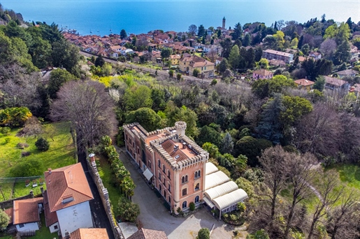 Prestigieus eigendom te koop met kasteel en park aan het Lago Maggiore
