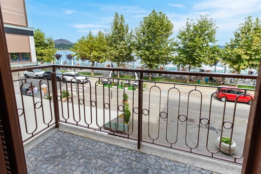 Elegant 3-room flat for sale on the lakefront of Arona