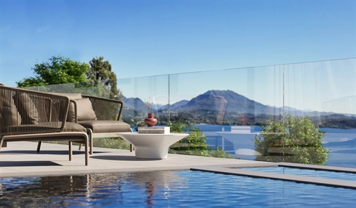 Villa de luxe avec vue panoramique sur le lac Majeur