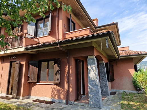 Villa de 4 appartements à vendre à Stresa