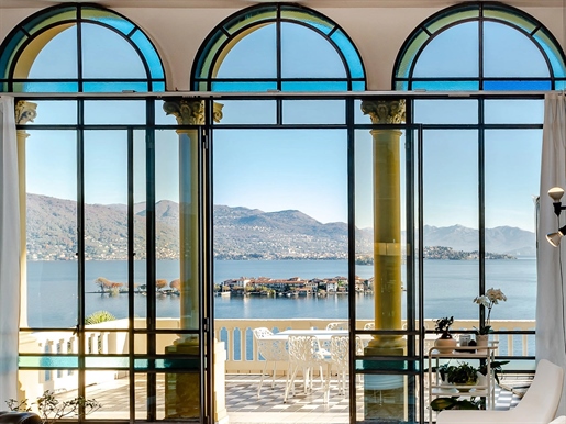 Villa Barberis Luksusowy apartament na sprzedaż z parkiem i basenem w Baveno Lake Maggiore