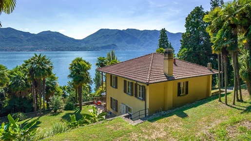 Villa avec parc et plage privée sur le lac Majeur