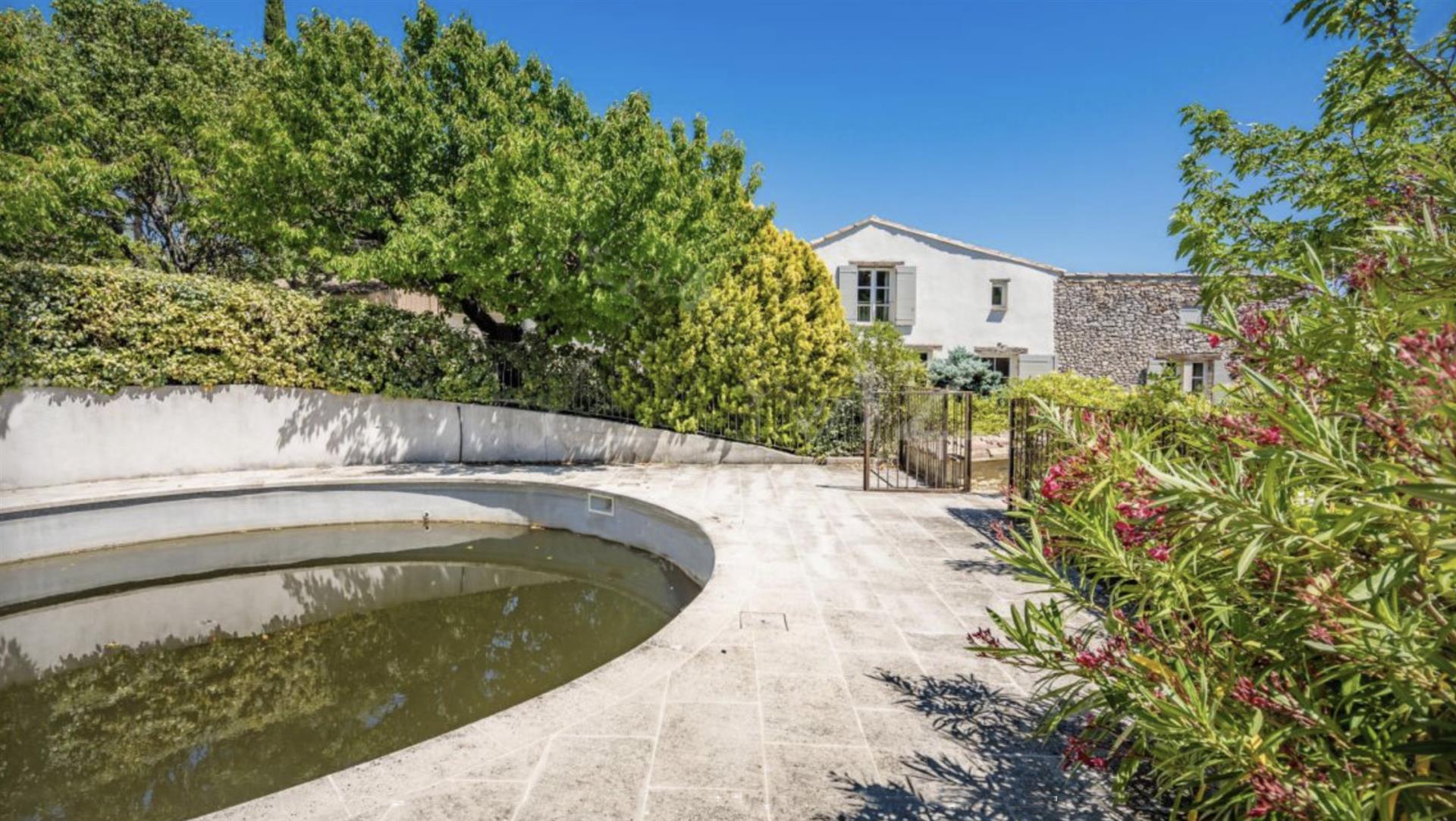 Charming house with Provençal elegance