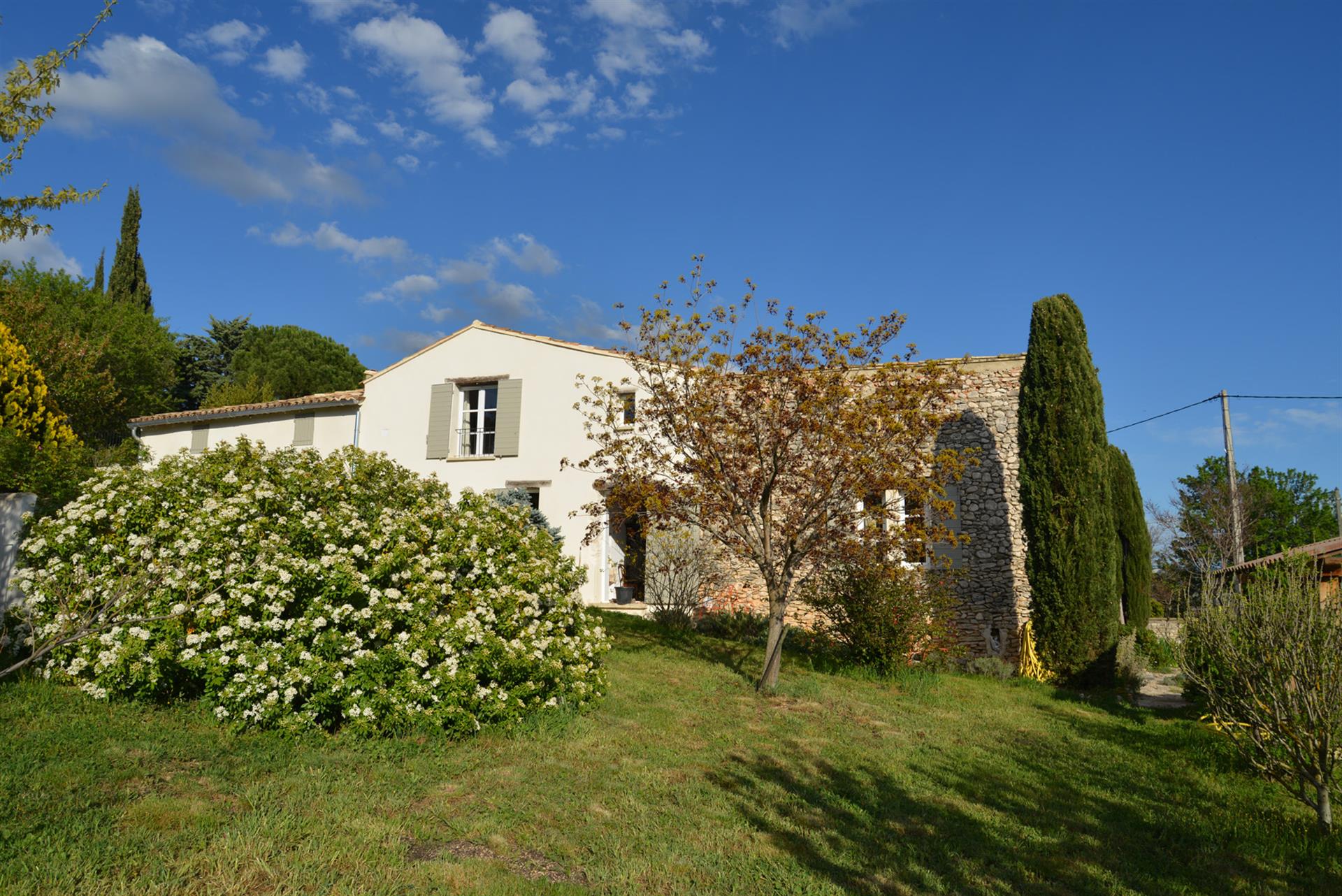 Charming house with Provençal elegance