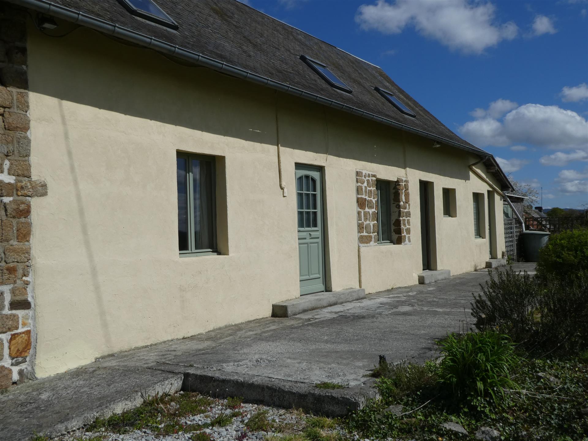 Trevligt familjehem i fridfulla Normandie