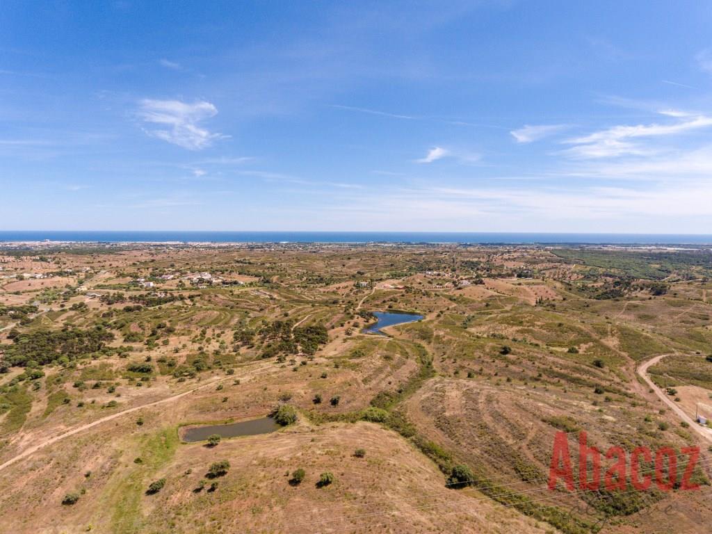 Grande Parcelle De Terrain D'une Superficie De 60 800 M2 À Vila Nova De Cacela