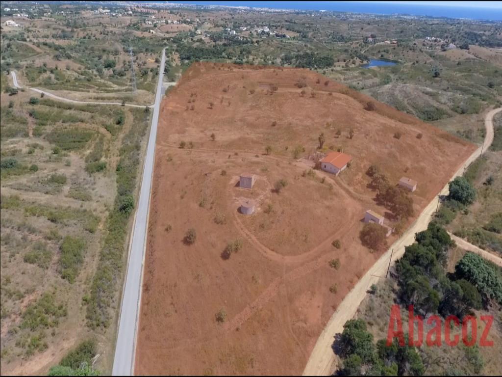 Grande Parcelle De Terrain D'une Superficie De 60 800 M2 À Vila Nova De Cacela