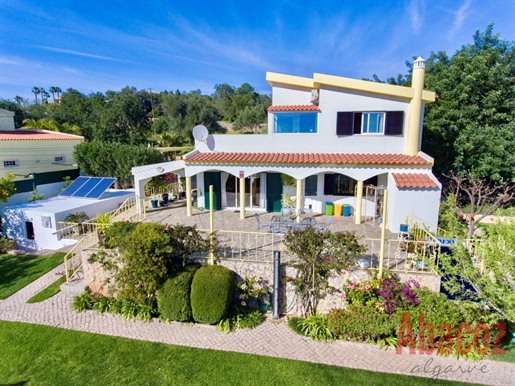 Charming 3 Bedroom Villa With Sea View And Large Garden