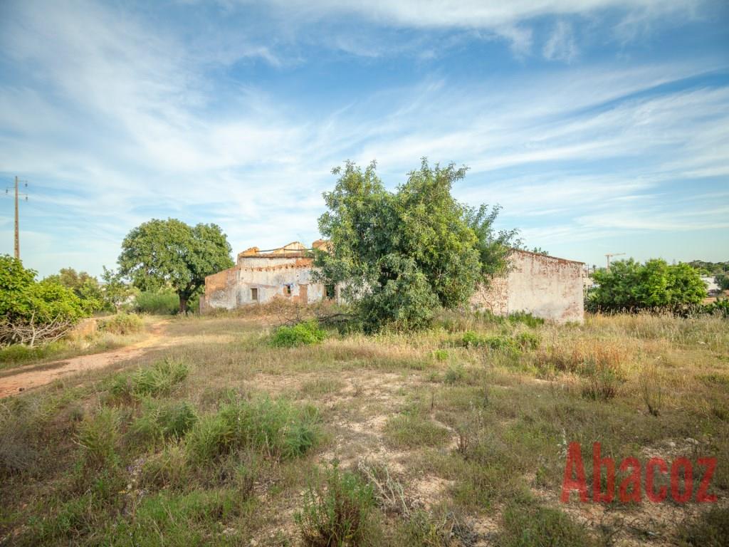 Groot Bouwperceel Van 3,64 Hectare In Olhão