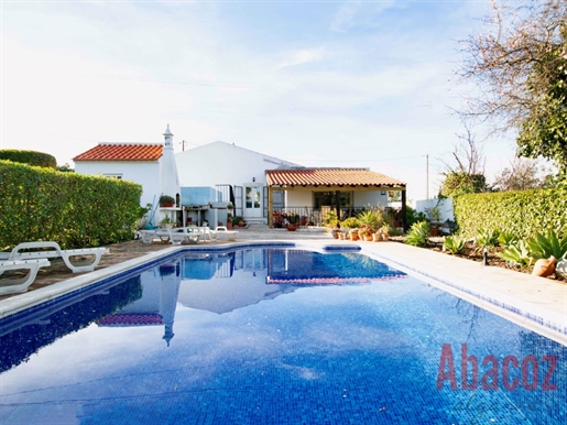 Charming Traditional 4-Bedroom Villa With Pool And Garden