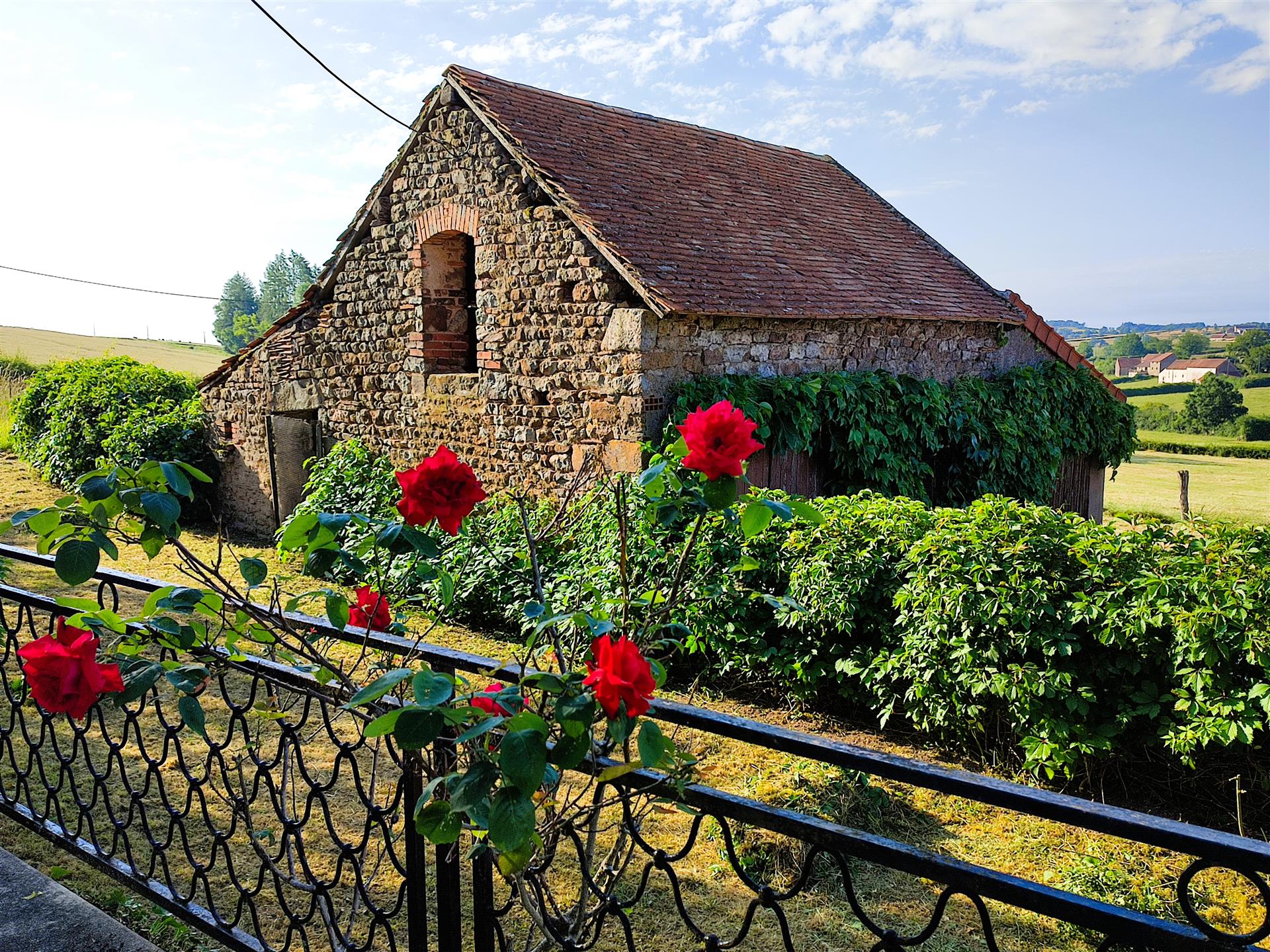 Borgogna meridionale - Casa con antica casa colonica e annessi 