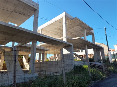 Nouvelle maison de 3 chambres à Apelação | Terrain 33