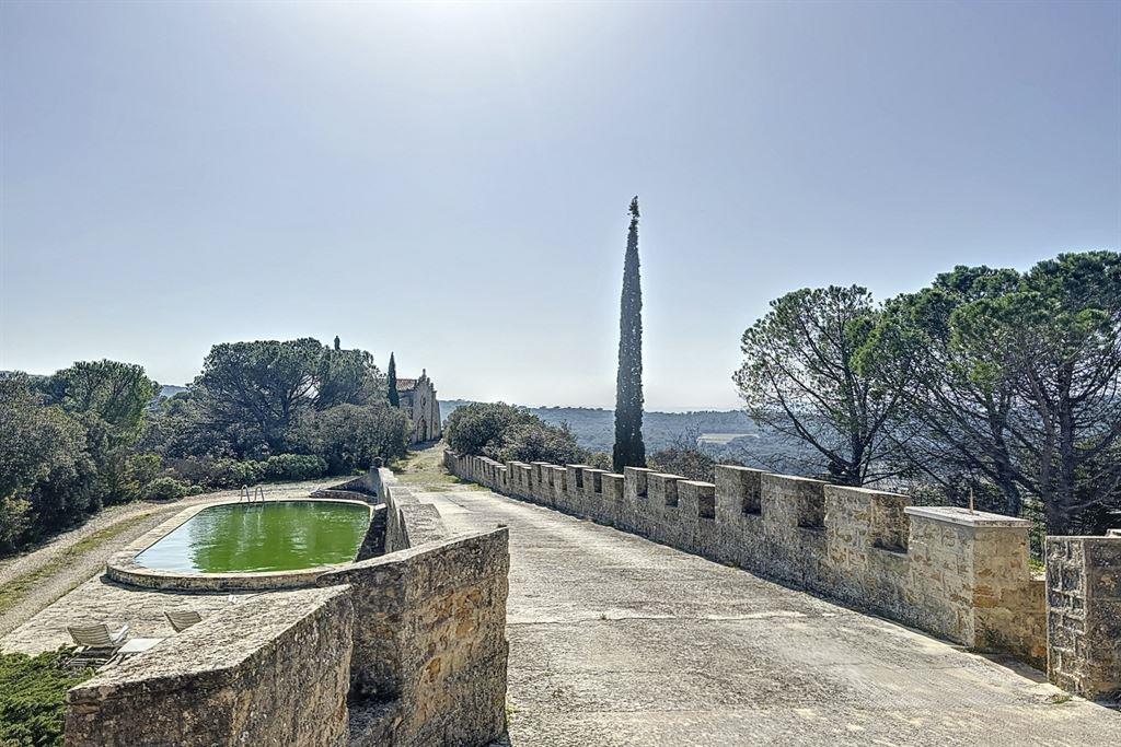 Château Sur Le Rhône