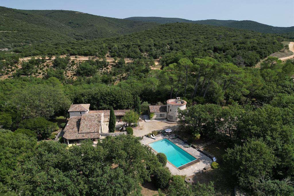Finca de ensueño de 4 hectáreas, en el cruce entre