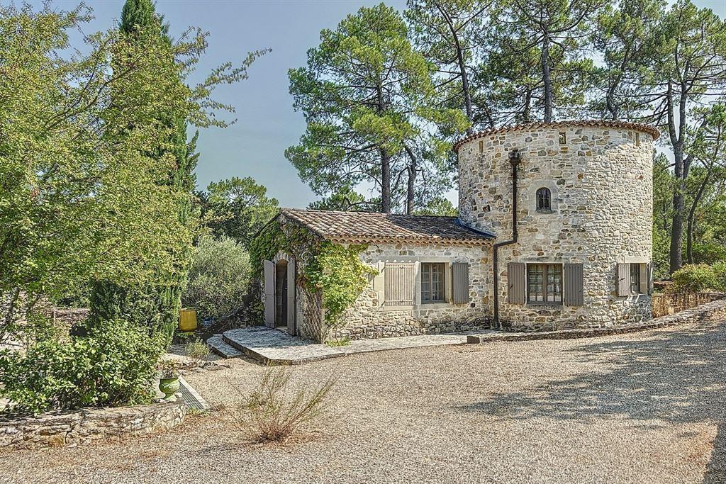 Finca de ensueño de 4 hectáreas, en el cruce entre