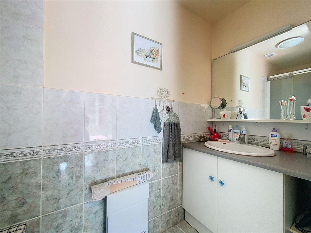 Townhouse in Uzès, a bright, two room apartment