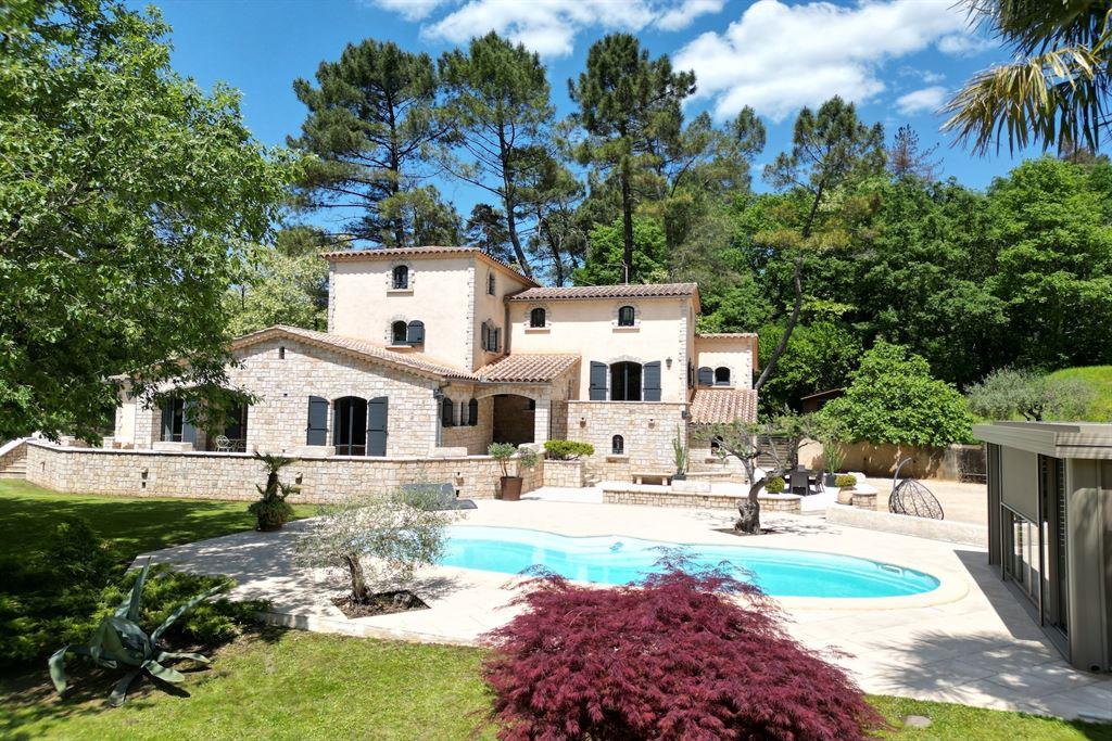 Compra: Propiedad de lujo (30700)