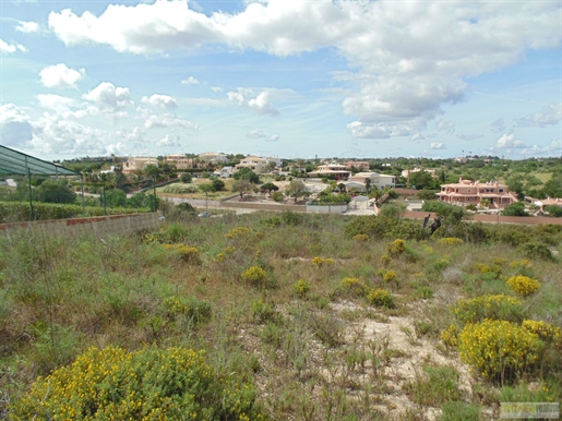 Fantastic land for housing construction, near the beach in prime area of the city
