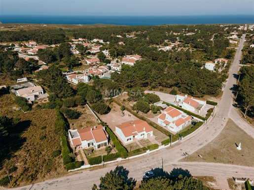 Impecable Villa de 3 Dormitorios en Vale da Telha - Junto a las Playas