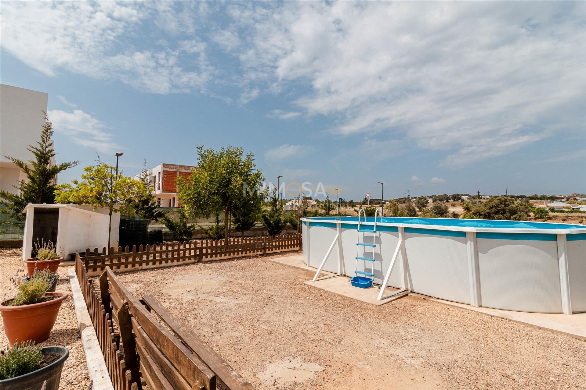 Casa de una sola planta T5 en Odiáxere - Vistas al Campo y Zonas de Ocio