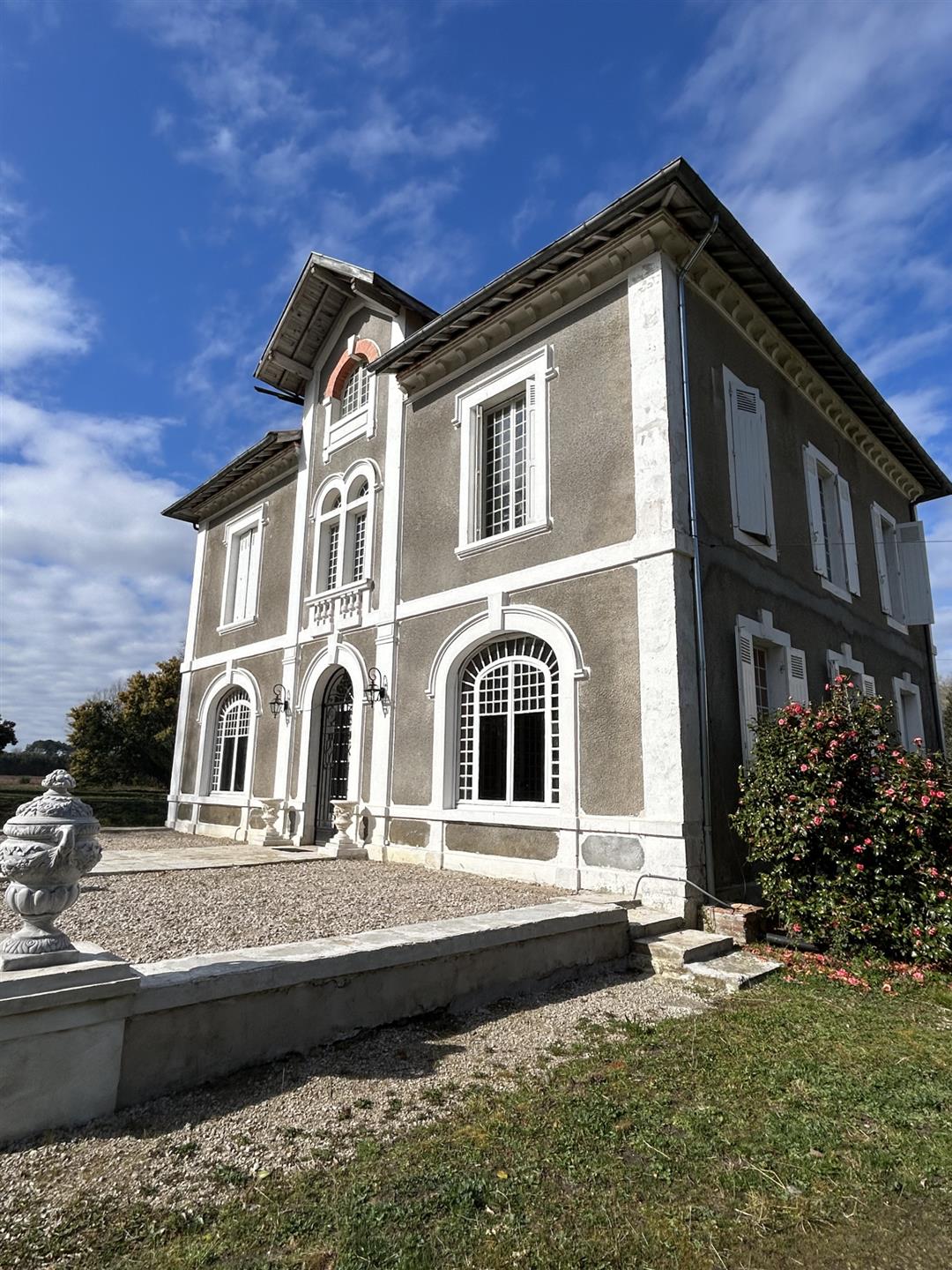 Fifteenth-century residence of character in the heart of the Landes
