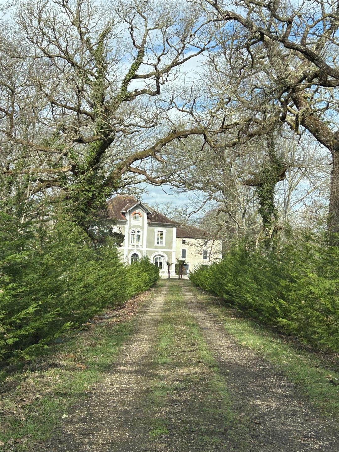 Fifteenth-century residence of character in the heart of the Landes