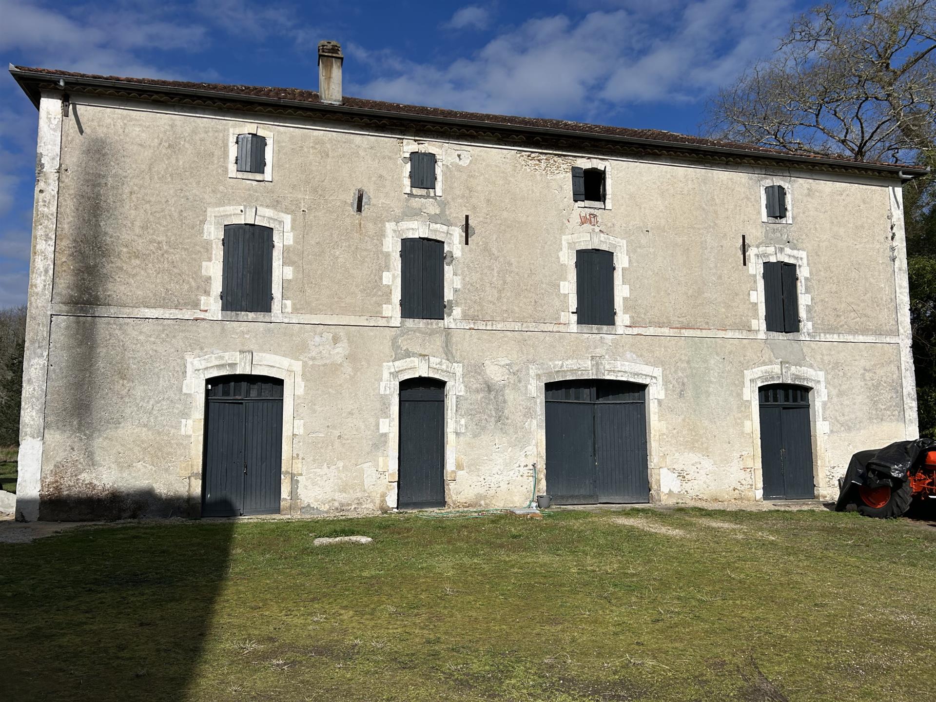 Fifteenth-century residence of character in the heart of the Landes