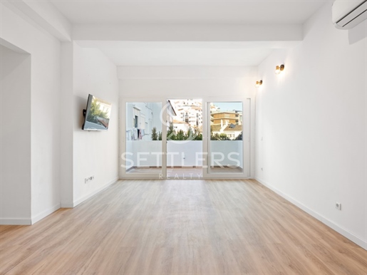Renovated 1-bedroom apartment - Center of Cascais