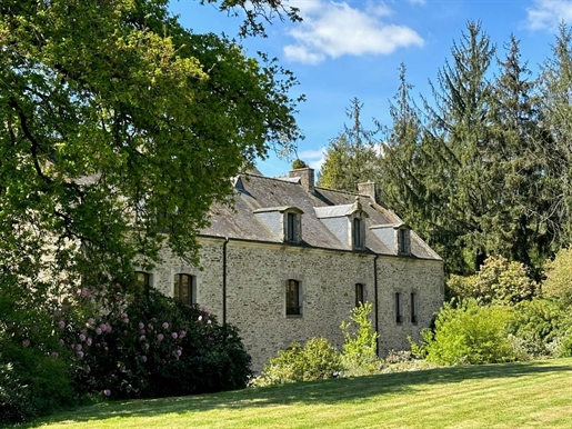 18Th century manor house set in 13 hectares