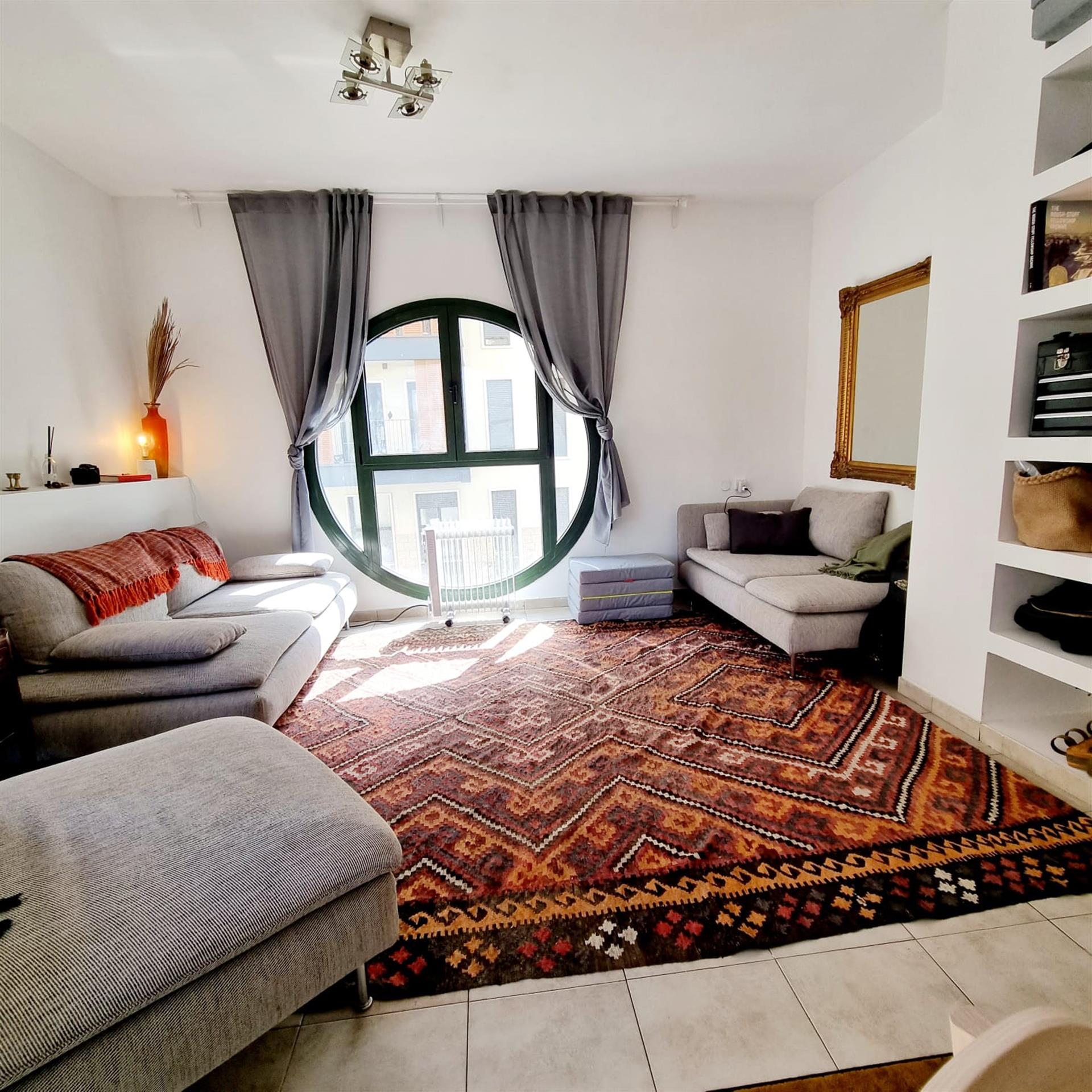 For sale in Tel Aviv close to the sea 