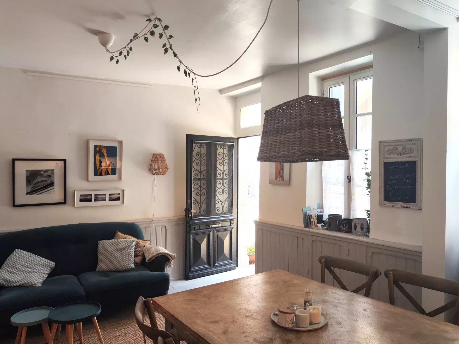Charming 16th Century townhouse, walking distance to thermal spa and amenities