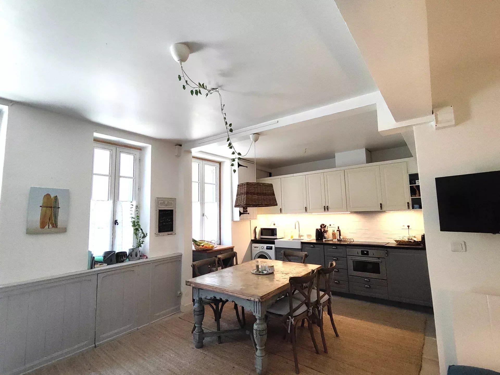 Charming 16th Century townhouse, walking distance to thermal spa and amenities