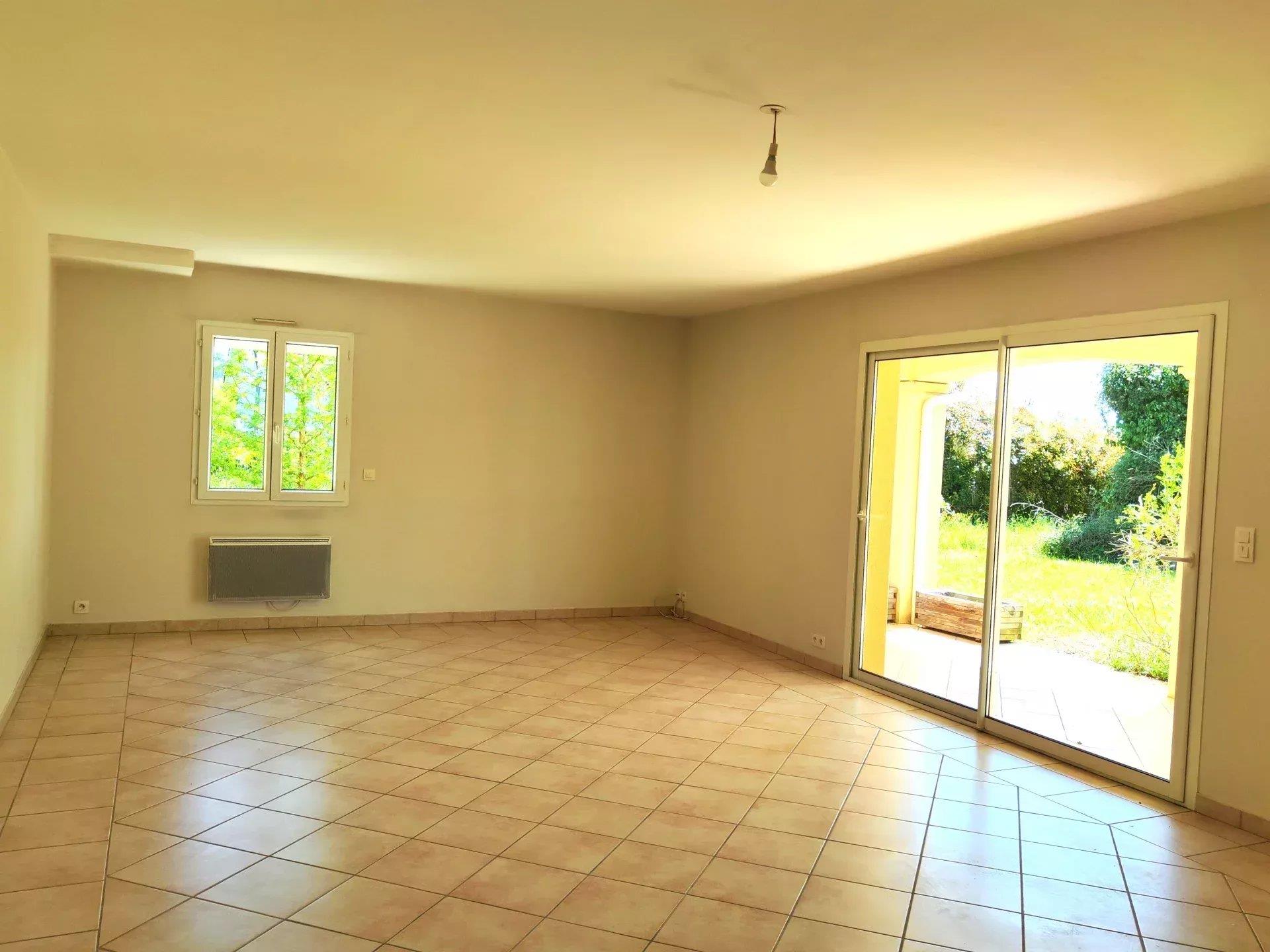 Single storey house with three bedrooms, terrace, garden and garage