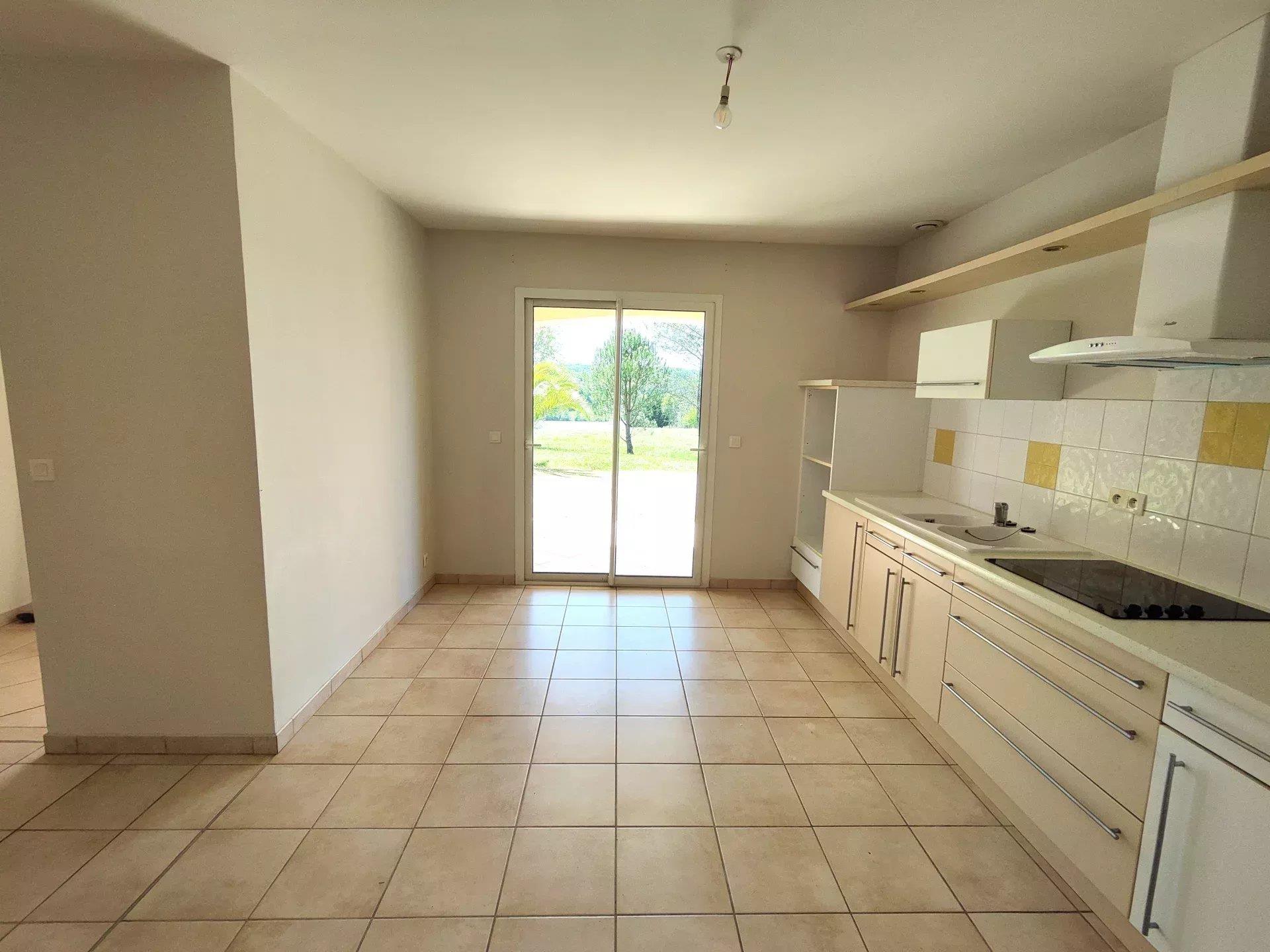Single storey house with three bedrooms, terrace, garden and garage