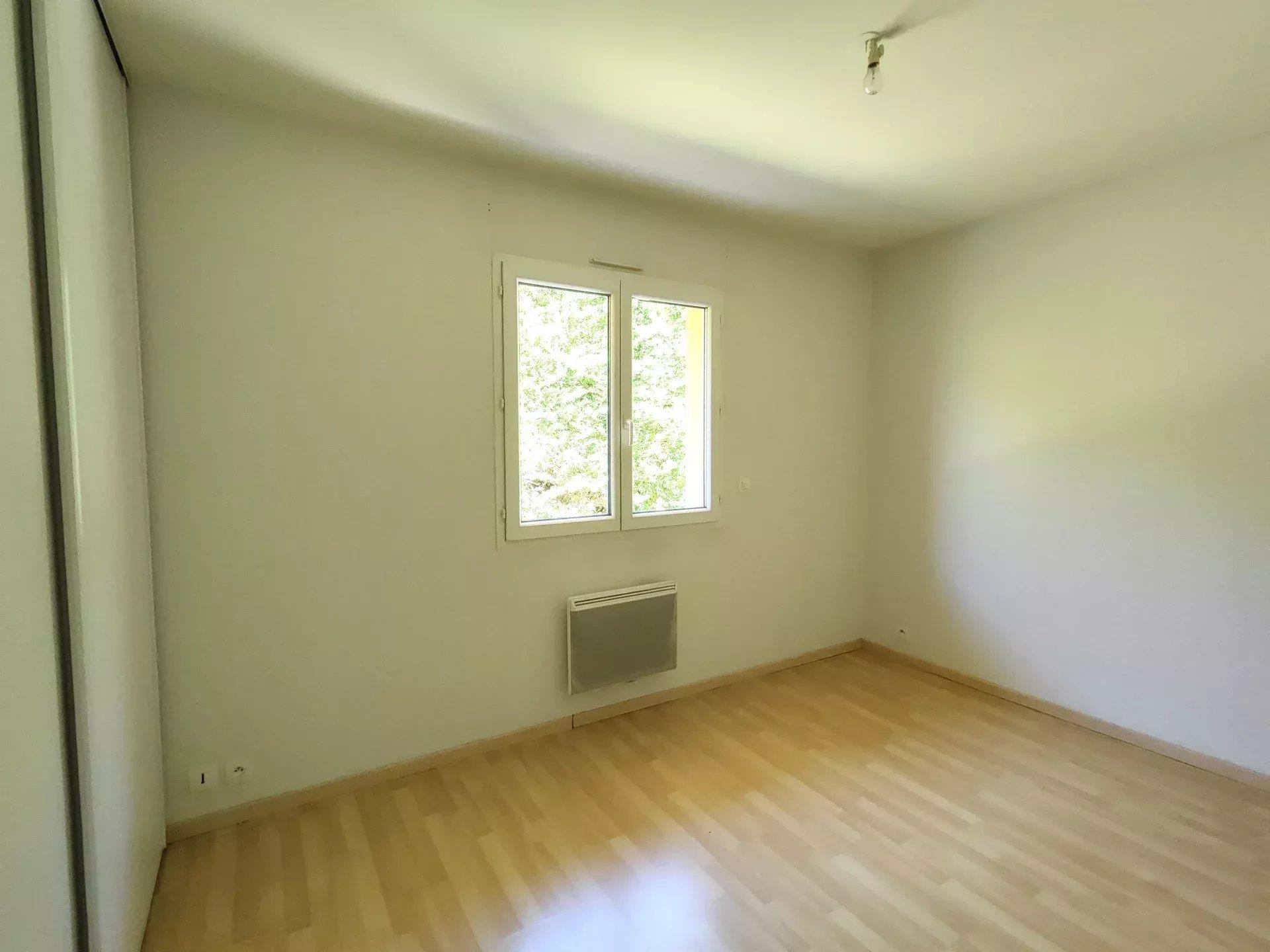 Single storey house with three bedrooms, terrace, garden and garage