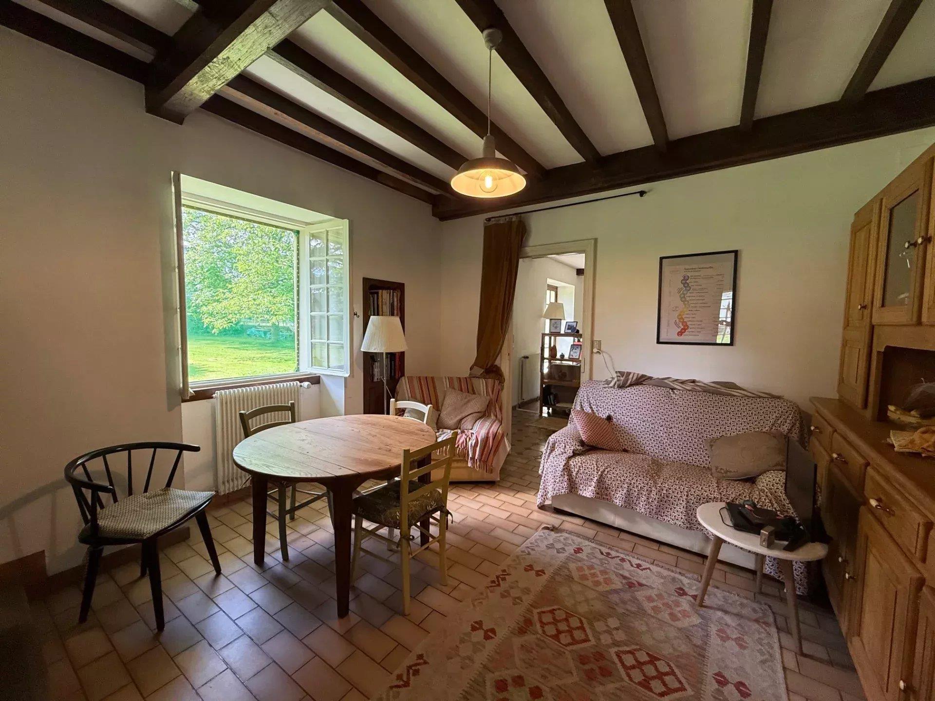 Beautiful Béarnaise house with 3660m² of mature garden.