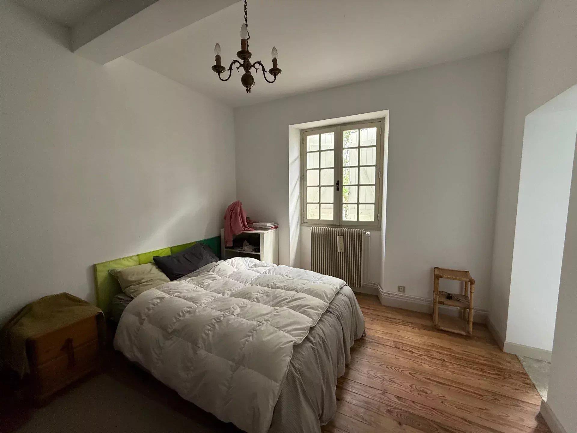 Beautiful Béarnaise house with 3660m² of mature garden.