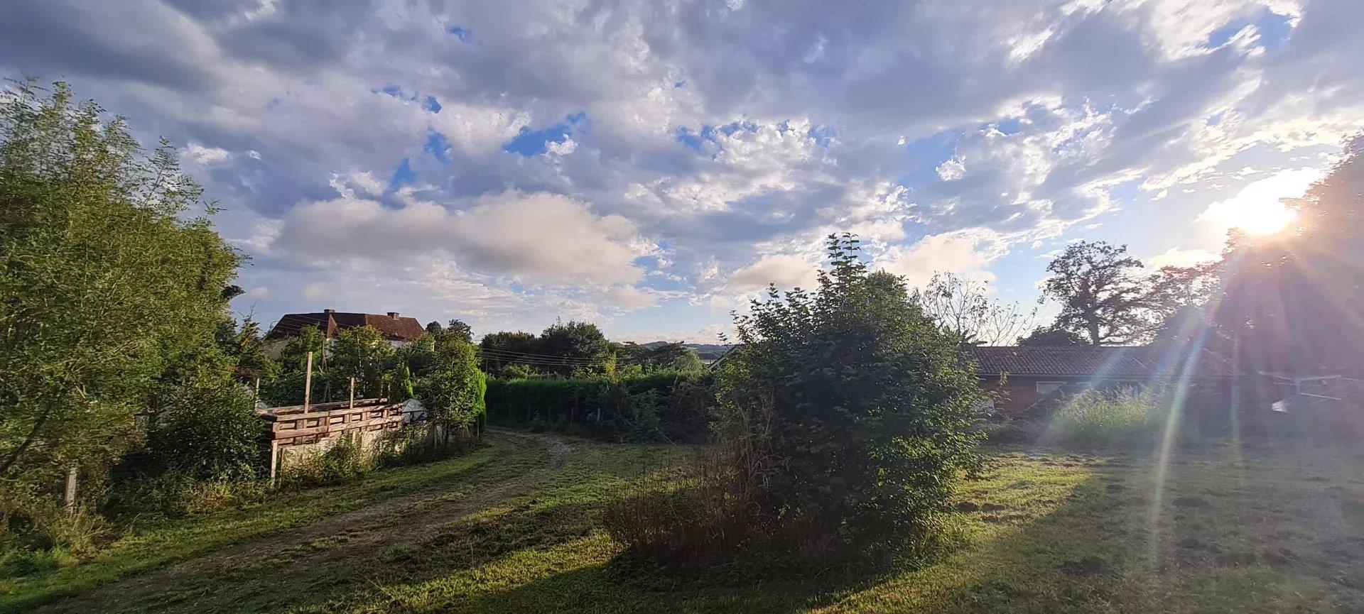 Single-Storey house with three bedrooms and garden