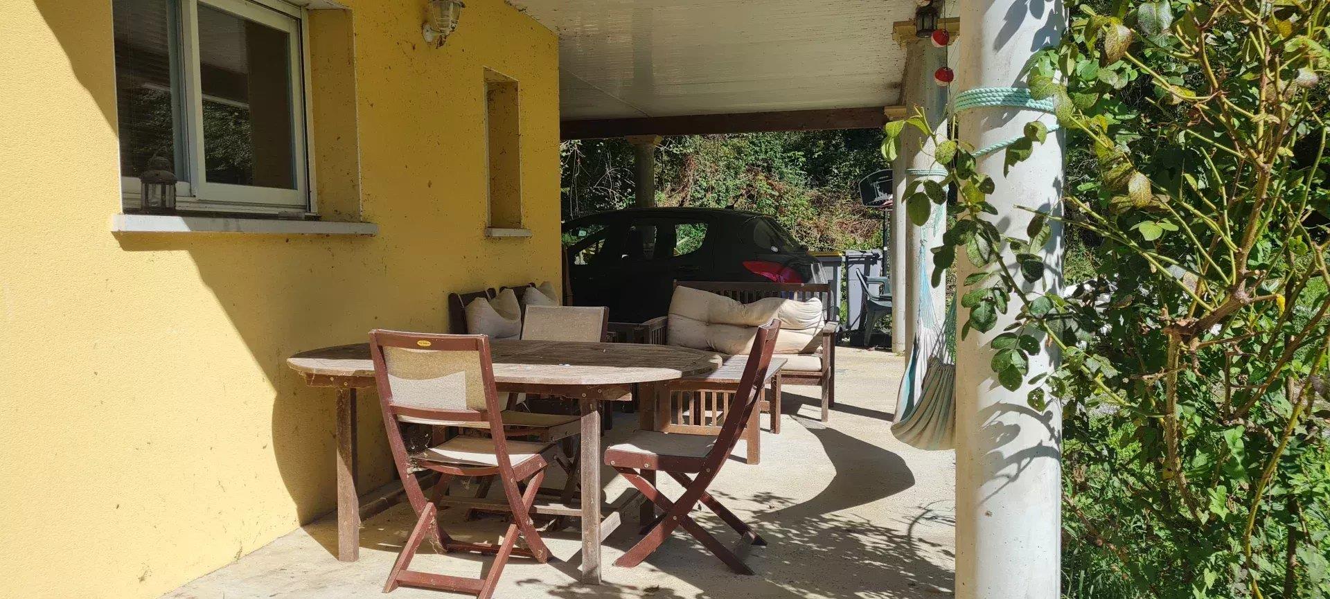 Single-Storey house with three bedrooms and garden