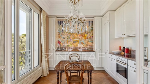 Exceptional bourgeois apartment
