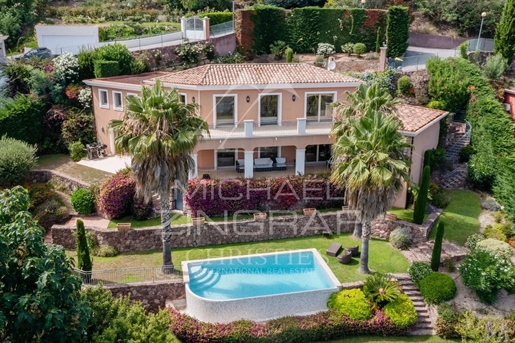 Nabij Cannes - Mandelieu-La-Napoule - Neo-Provençaalse villa met panoramisch zeezicht