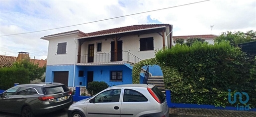 Home / Villa with 4 Rooms in Évora with 249,00 m²