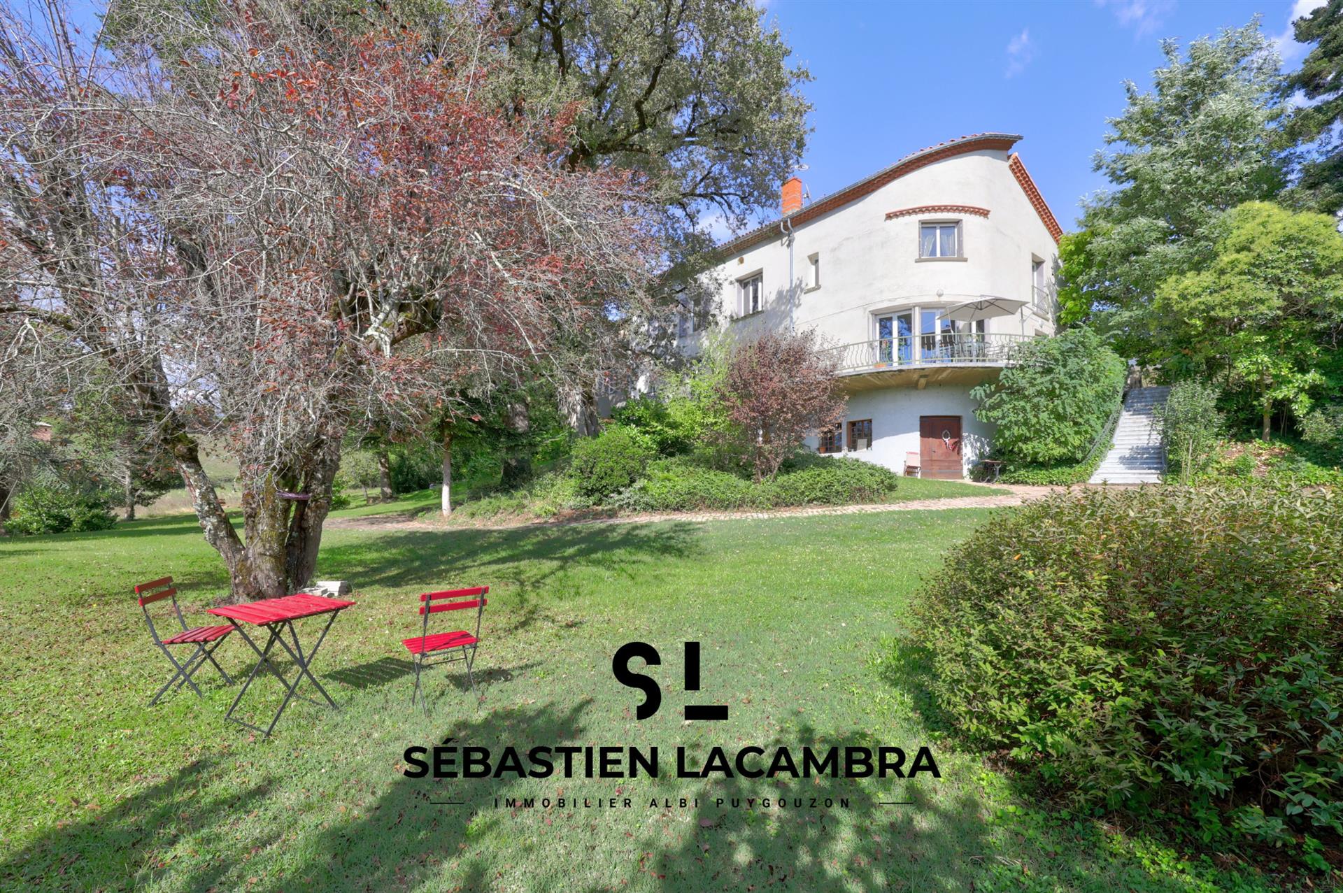 10-Room mansion + outbuildings + landscaped park of over 1 hectare | Réalmont | Dominant & tranquil
