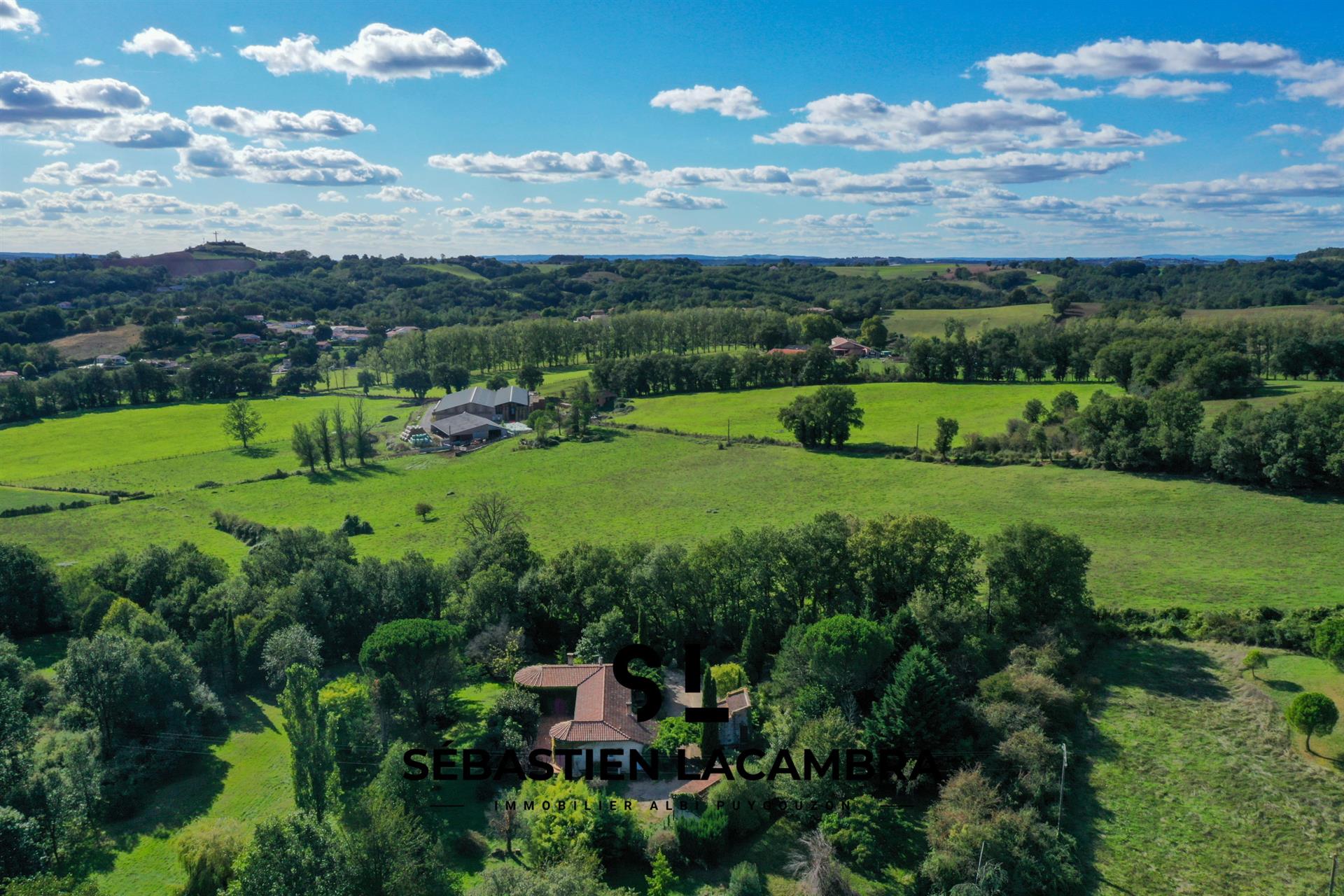 10-Room mansion + outbuildings + landscaped park of over 1 hectare | Réalmont | Dominant & tranquil