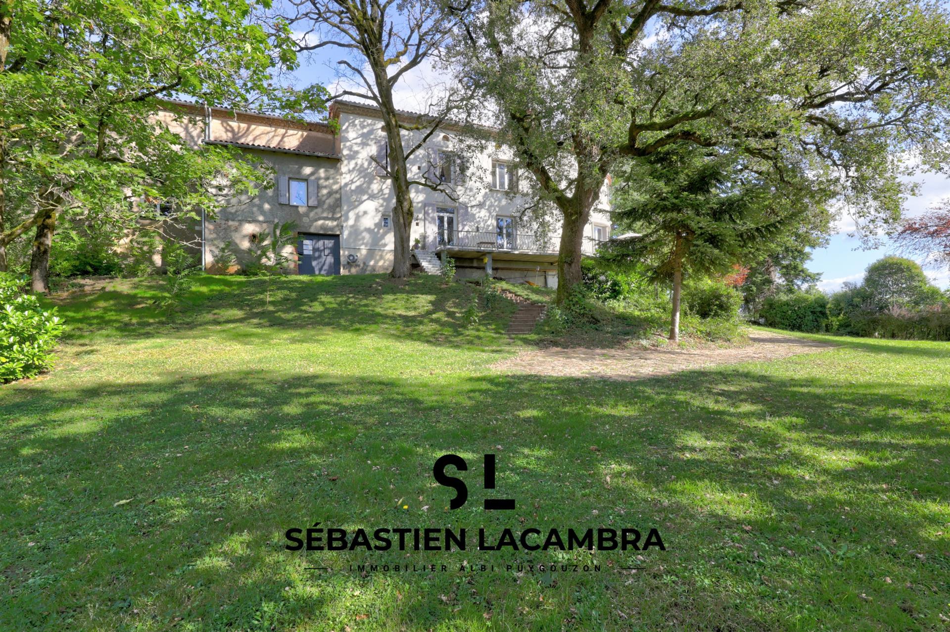 10-Room mansion + outbuildings + landscaped park of over 1 hectare | Réalmont | Dominant & tranquil
