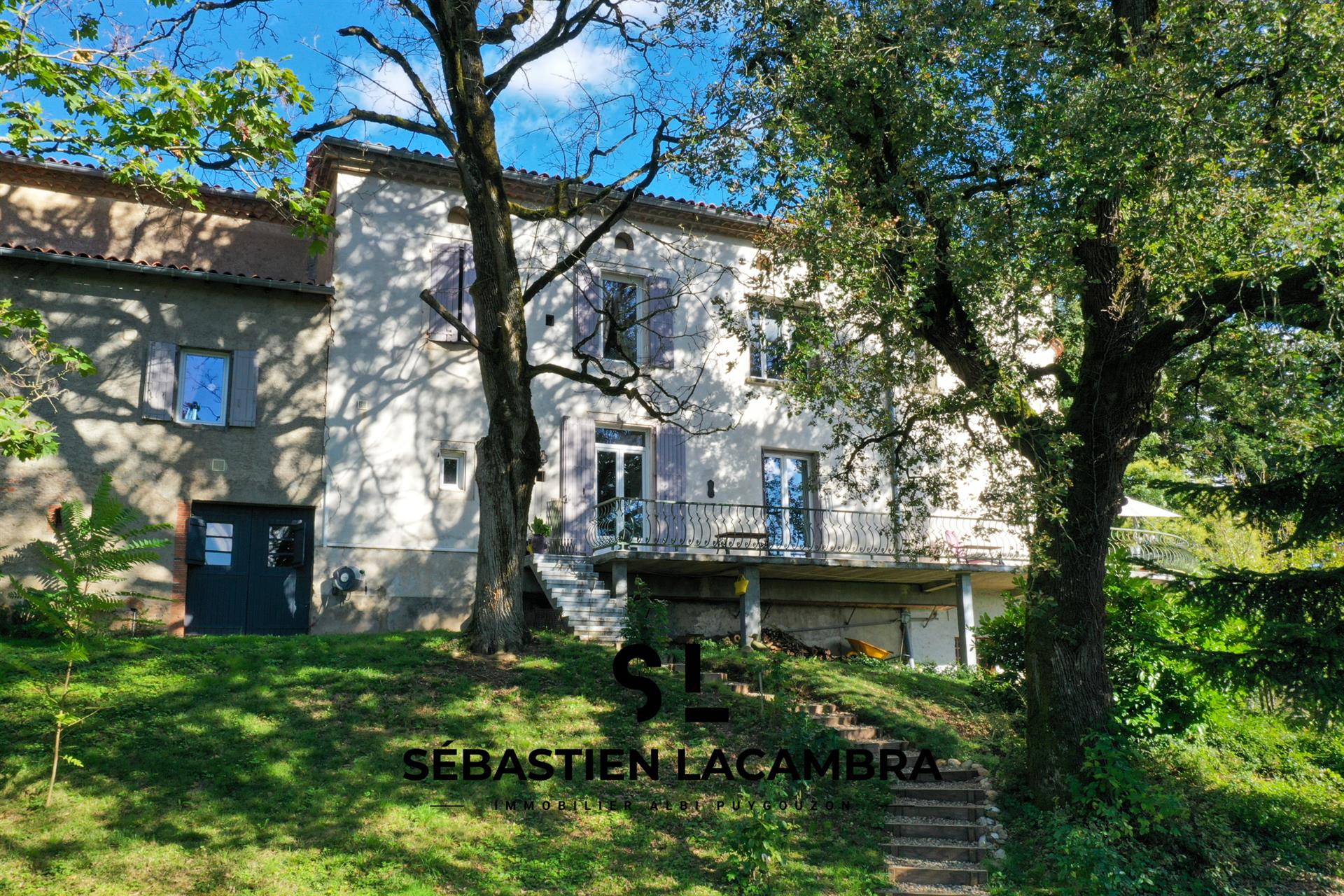 10-Room mansion + outbuildings + landscaped park of over 1 hectare | Réalmont | Dominant & tranquil